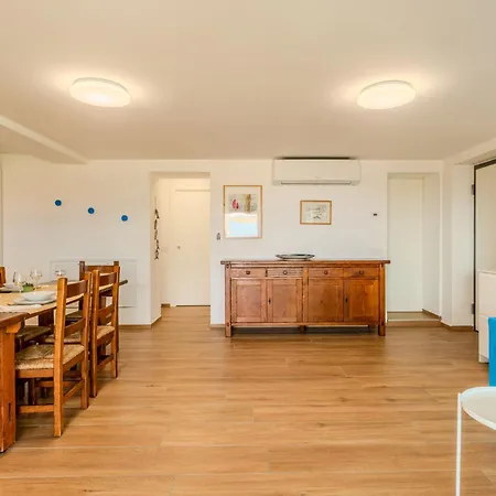 Persico By Interhome *